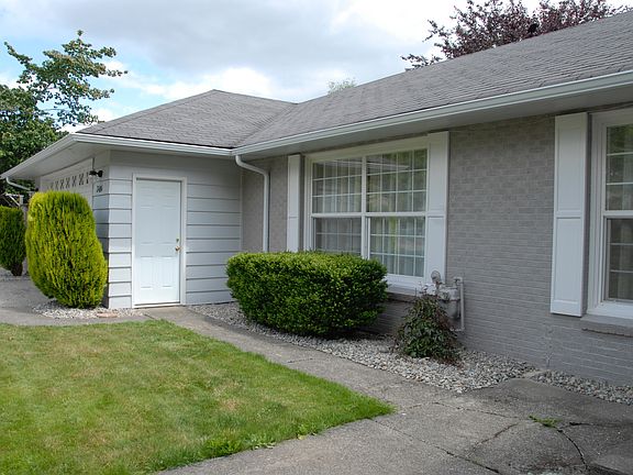 3rd image of 3404 Moore St SE
