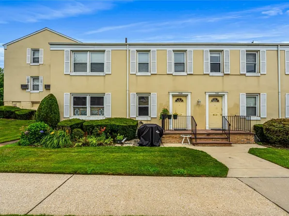 71-05 252 Street #198B, Bellerose, NY 11426