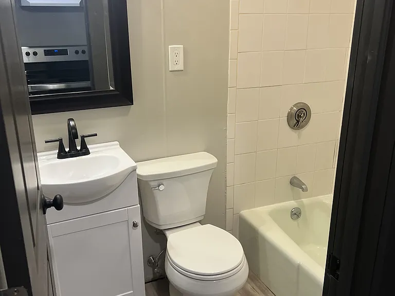 55 N Main St #8RESIDENTIAL — Photo 4