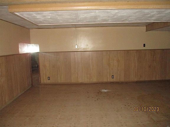 5th image of 616 Holiday Ave
