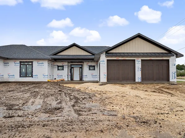 598 Lake Shore Dr, Dyersville, IA 52040