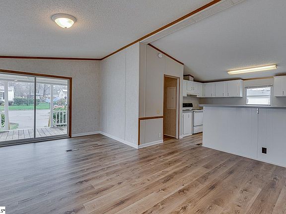 2nd image of 504 Golden Pine Ct