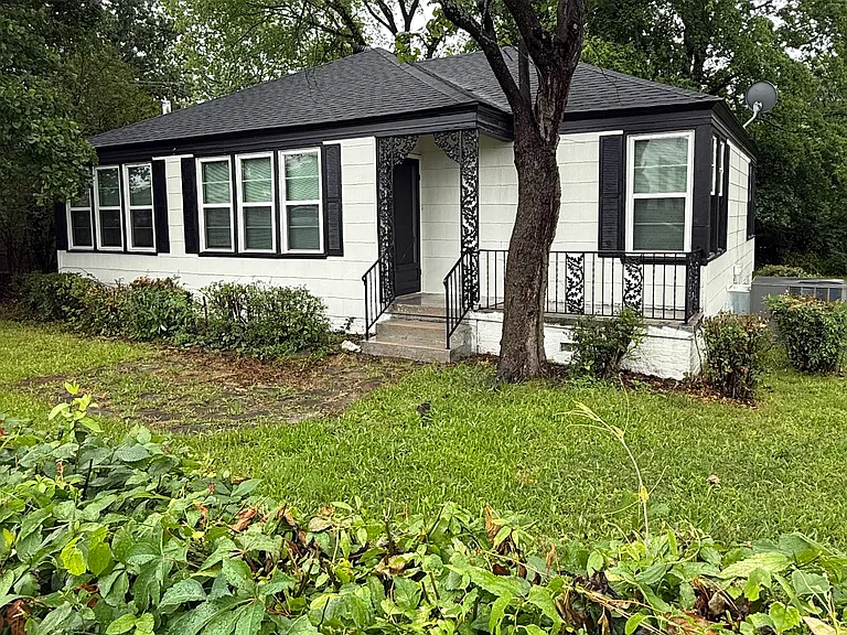5823 Cantrell Rd — Photo 3