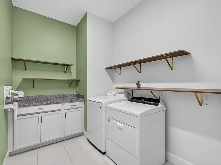 16293 Melogold Dr — Photo 36
