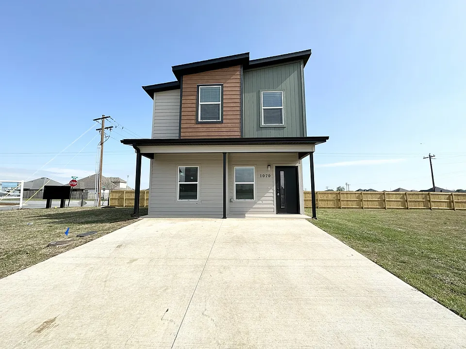 1070 Boardwalk Ave