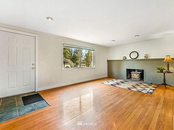 3rd image of 16901 22nd Ave NE