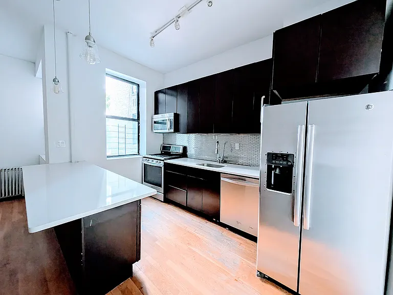 436 Eastern Pkwy #1L — Photo 2