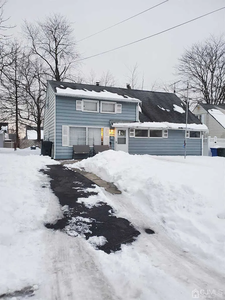 81 Grand Ave photo 1