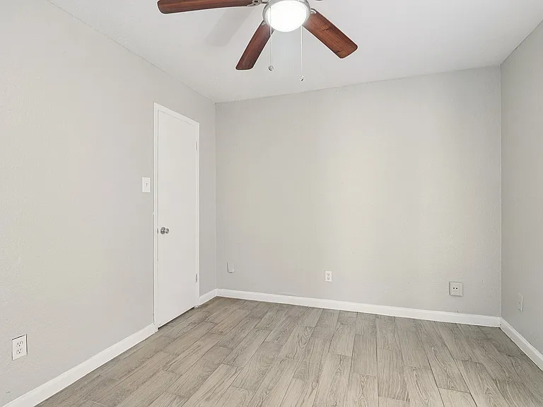 12-web-or-mls-Dumfries Dr Unit 159-S2802-012