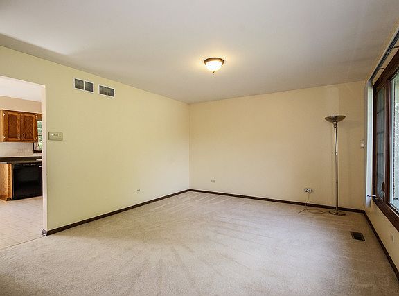 2nd image of 1436 Spruce Ln