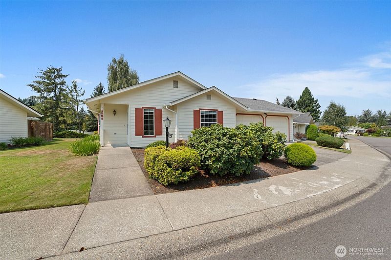 2nd image of 1229 Searle Drive
