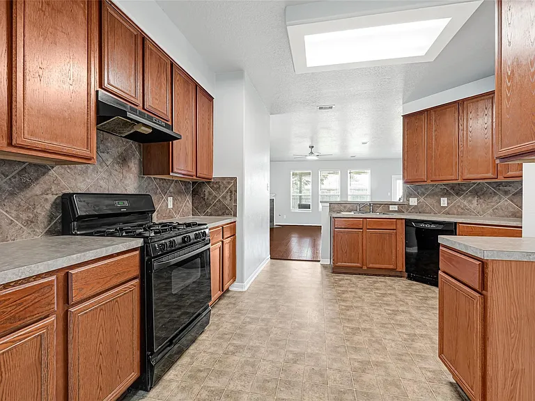 1827 Macondray Dr — Photo 8