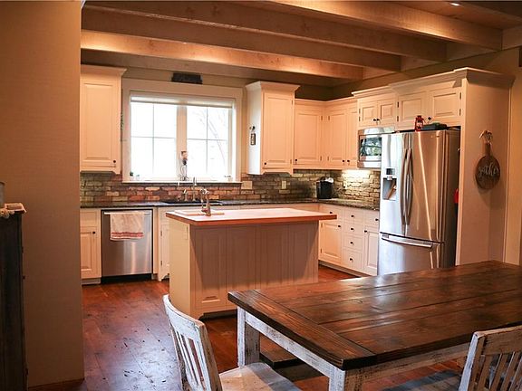 3rd image of 2837 County Road 1127