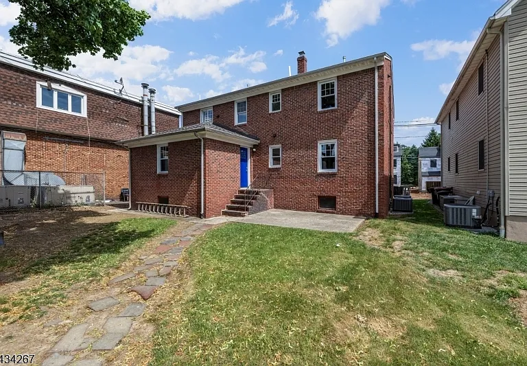 83 Grant Ave #1 — Photo 17