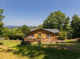 830 Sherry Dr, Valley Cottage, NY 10989