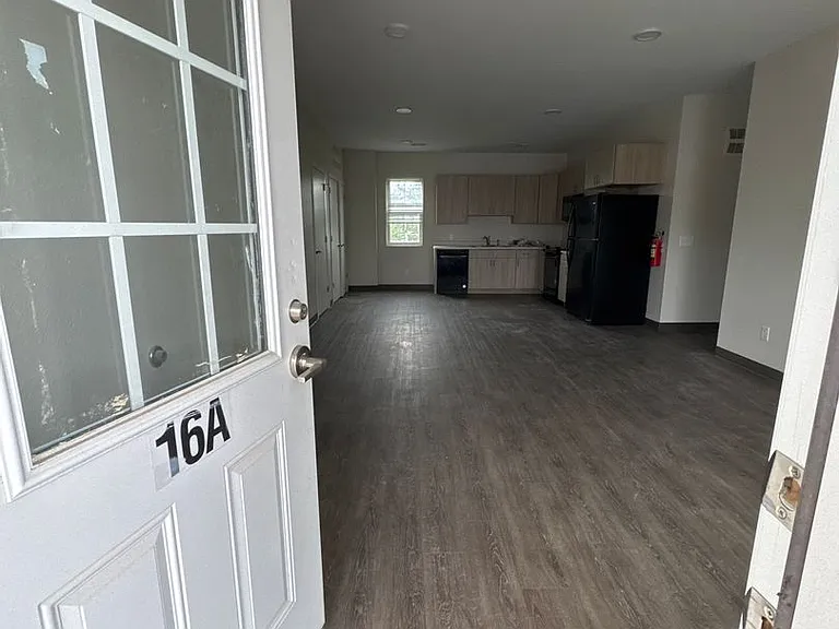 1925 N Redding Ave #A16 — Photo 7