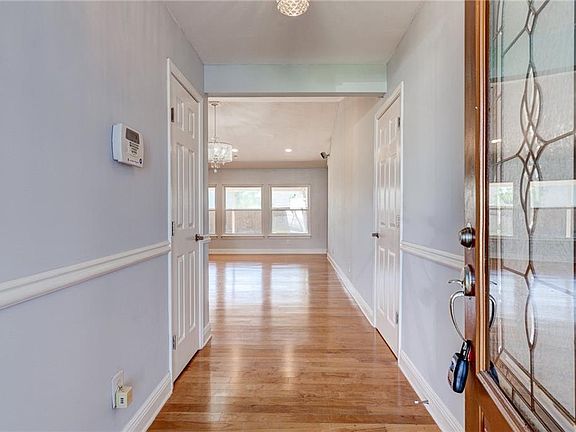 2nd image of 1442 Ellingsworth Dr