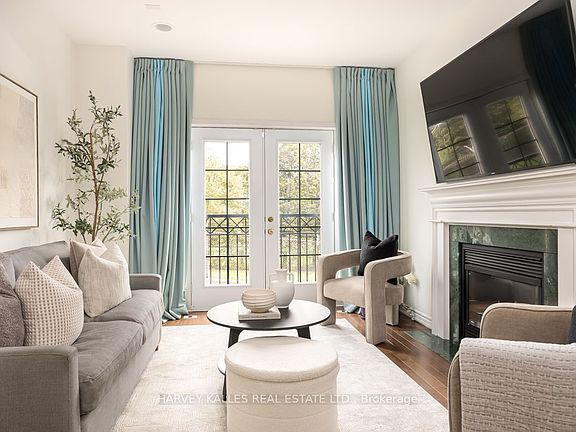3rd image of 1 Baxter St #Townhouse 9