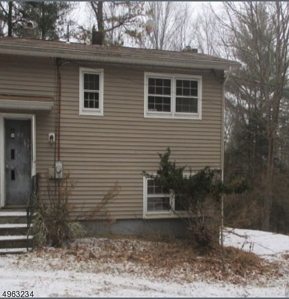 1st image of 3 Rahoche Ln