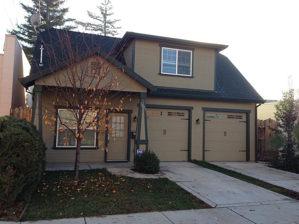 Front of home, share backyard w another tenant