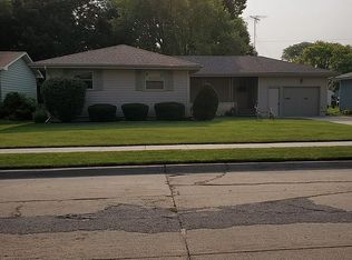 1724 N Garfield St, Fremont, NE 68025