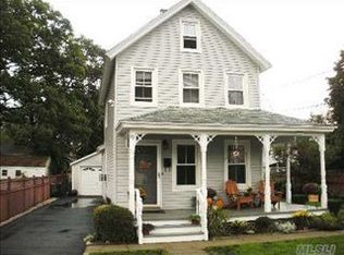 15 Rhodes Ln, West Hempstead, NY 11552