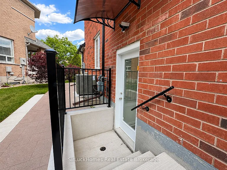 78 Starhill Cres — Photo 4