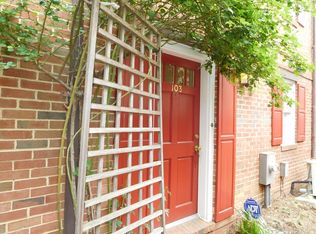 103 King Henry Ct, Alexandria, VA 22314