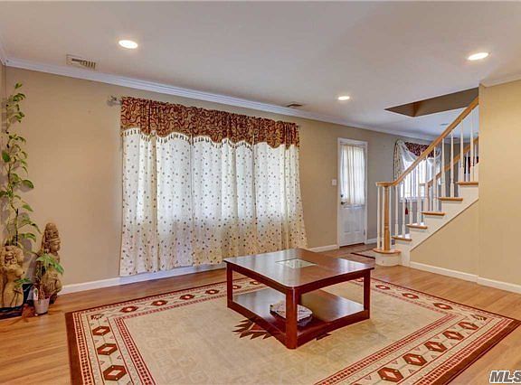4th image of 9 Amber Ln