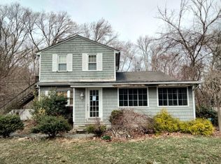 30 Ormsby Ave, Warwick, RI 02886