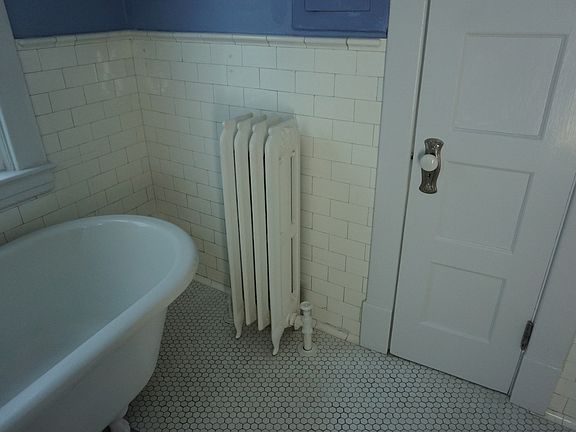 5th image of 234 Saranac Ave #1