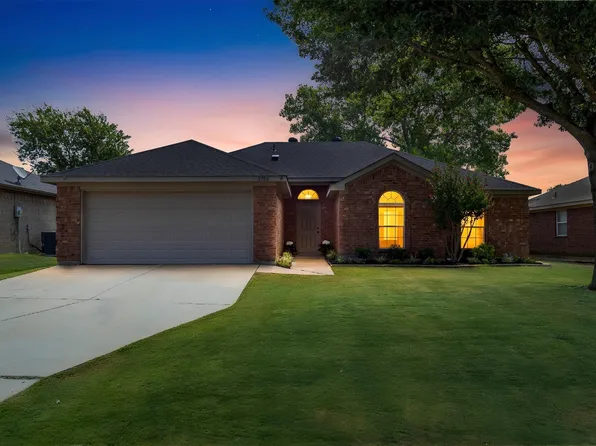 2706 Jennie Wells Dr, Mansfield, TX 76063