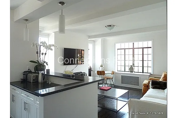 Rented by City Connections Realty | media 10