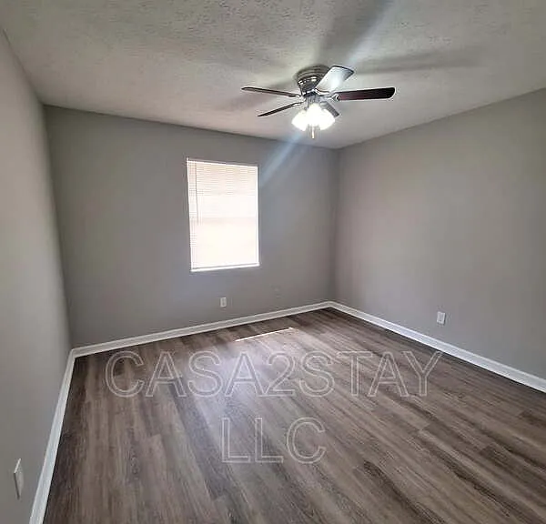 329 Redmar Blvd #11 — Photo 8