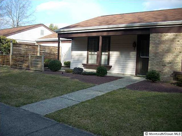 2nd image of 471 Chelsea Court #B