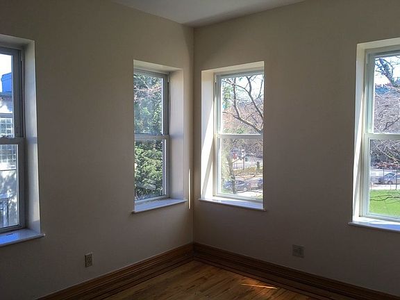 4th image of 66 Bainbridge St APT 3