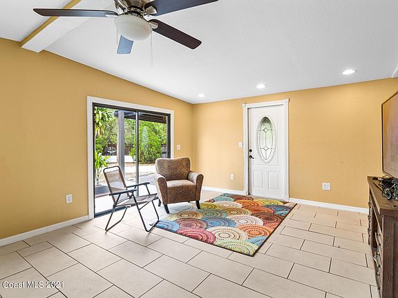 4th image of 5982 Cedar Lake Dr
