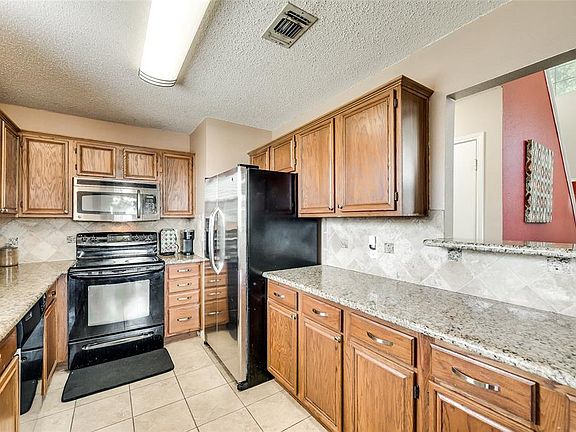 3rd image of 5901 James River Dr