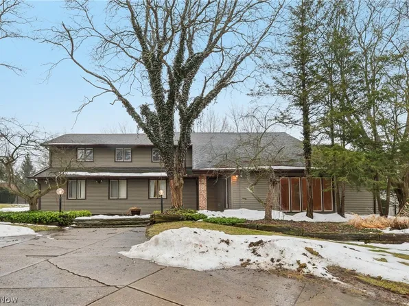 32150 S Woodland Rd, Pepper Pike, OH 44124