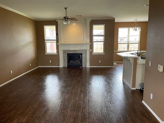 5th image of 633 SW 159th Ter