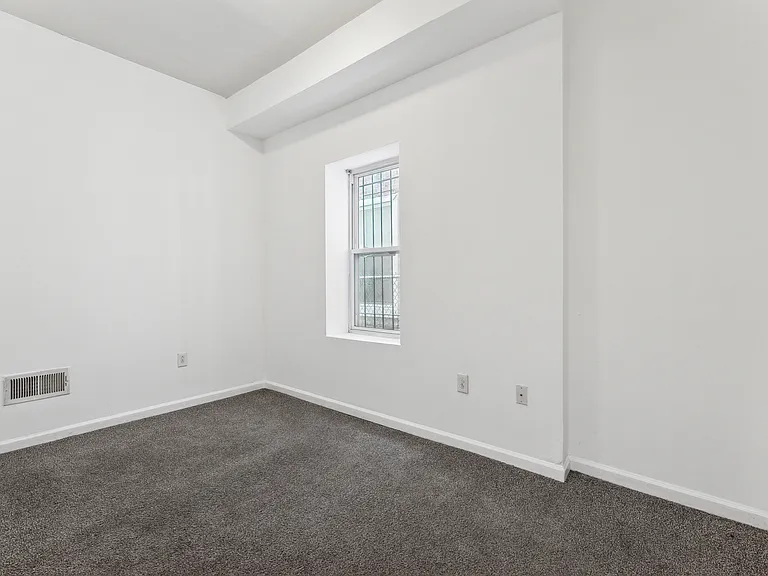 2252 N Park Ave #1 — Photo 12