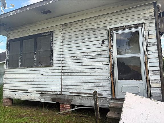 5th image of 2005 Fairchild St