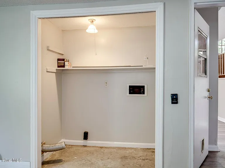 152 Holiday Dr — Photo 25
