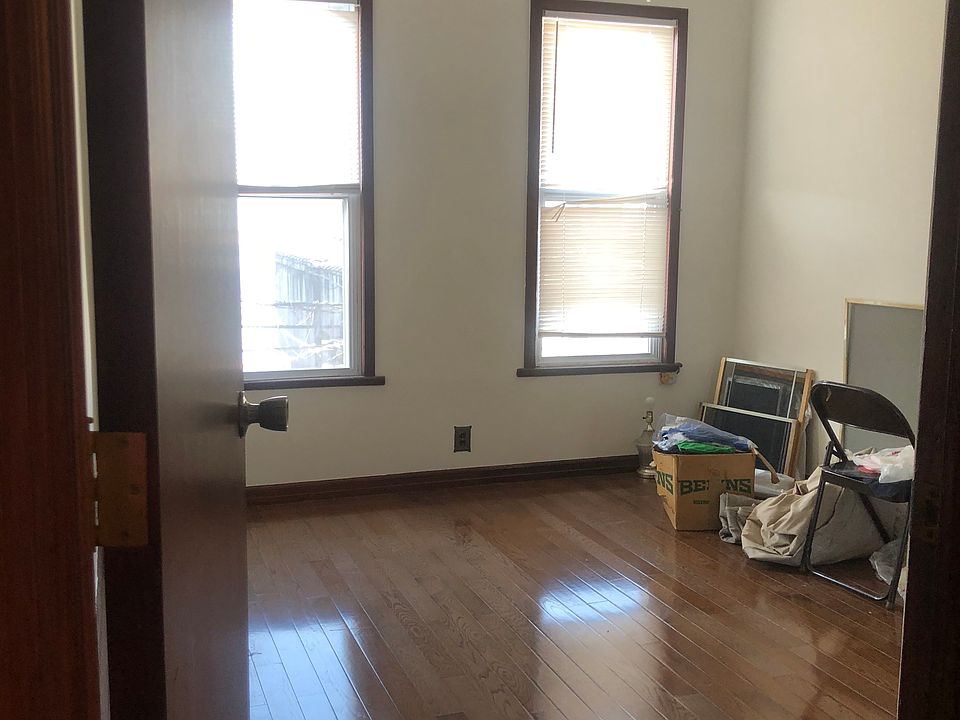 1st image of 2016 Bay Ridge Pkwy APT 2R