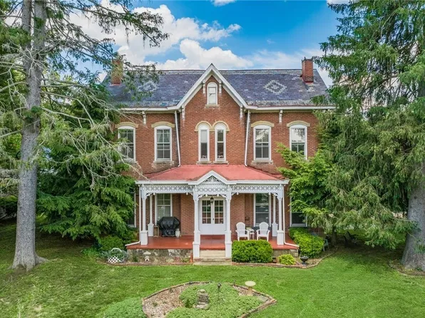 70 W School Ave, McConnelsville, OH 43756