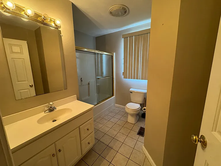 15 S Locust Ave #1 — Photo 12