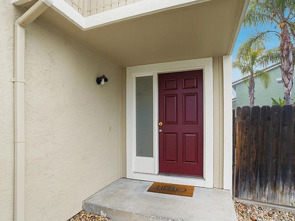3rd image of 161 Edgewater Pl