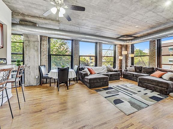 5th image of 1001 W 15th St Unit 230