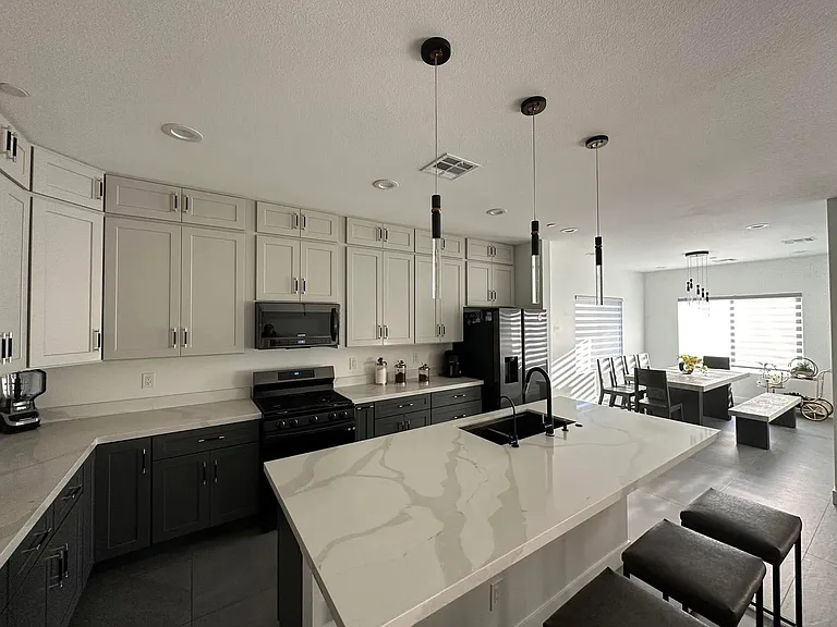 1417 Winwood St — Photo 2