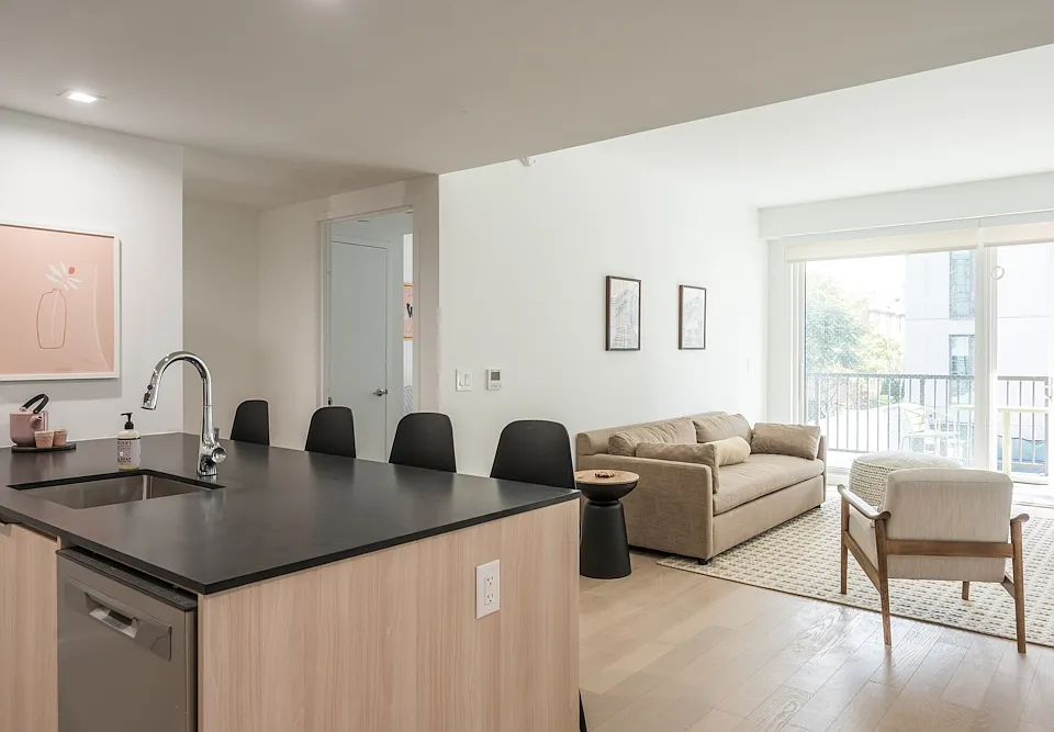 975 Nostrand Ave #812